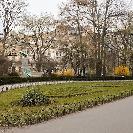 Old Town Charm & Chic By Downtown Апартаменты