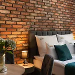 Old Town Charm & Chic By Downtown 3*
