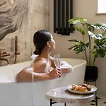 Old Town Charm & Chic By Downtown Apart Otel 3*