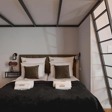 Daire Old Town Charm & Chic By Downtown Krakow