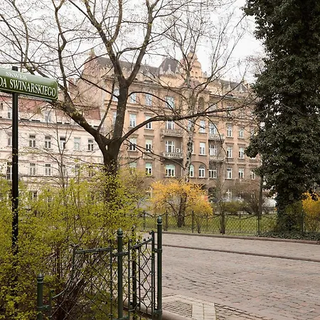 Old Town Charm & Chic By Downtown Daire Krakow