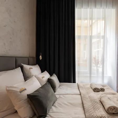 Apartment Old Town Charm & Chic By Downtown *