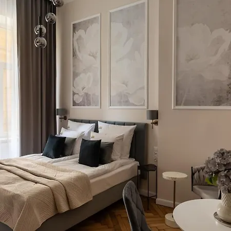 Old Town Charm & Chic By Downtown