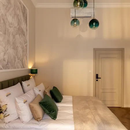 Old Town Charm & Chic By Downtown Apart-hotel 3*