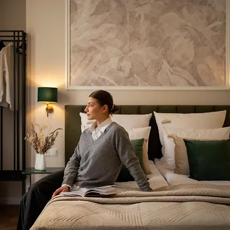 Old Town Charm & Chic By Downtown Apart Otel