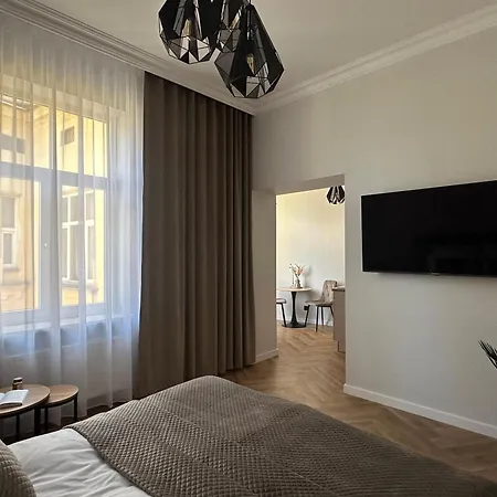 Old Town Charm & Chic By Downtown Apartment *