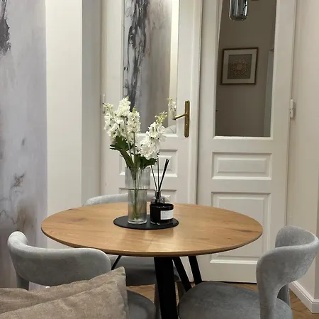 Apartment Old Town Charm & Chic By Downtown Krakow