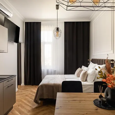 Old Town Charm & Chic By Downtown Apartment