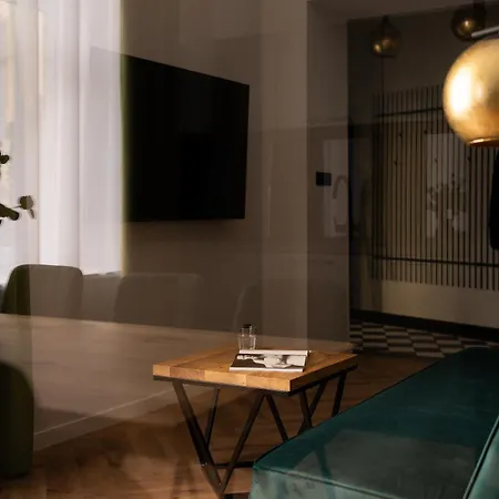 Old Town Charm & Chic By Downtown 3*