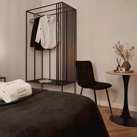 Old Town Charm & Chic By Downtown 3*